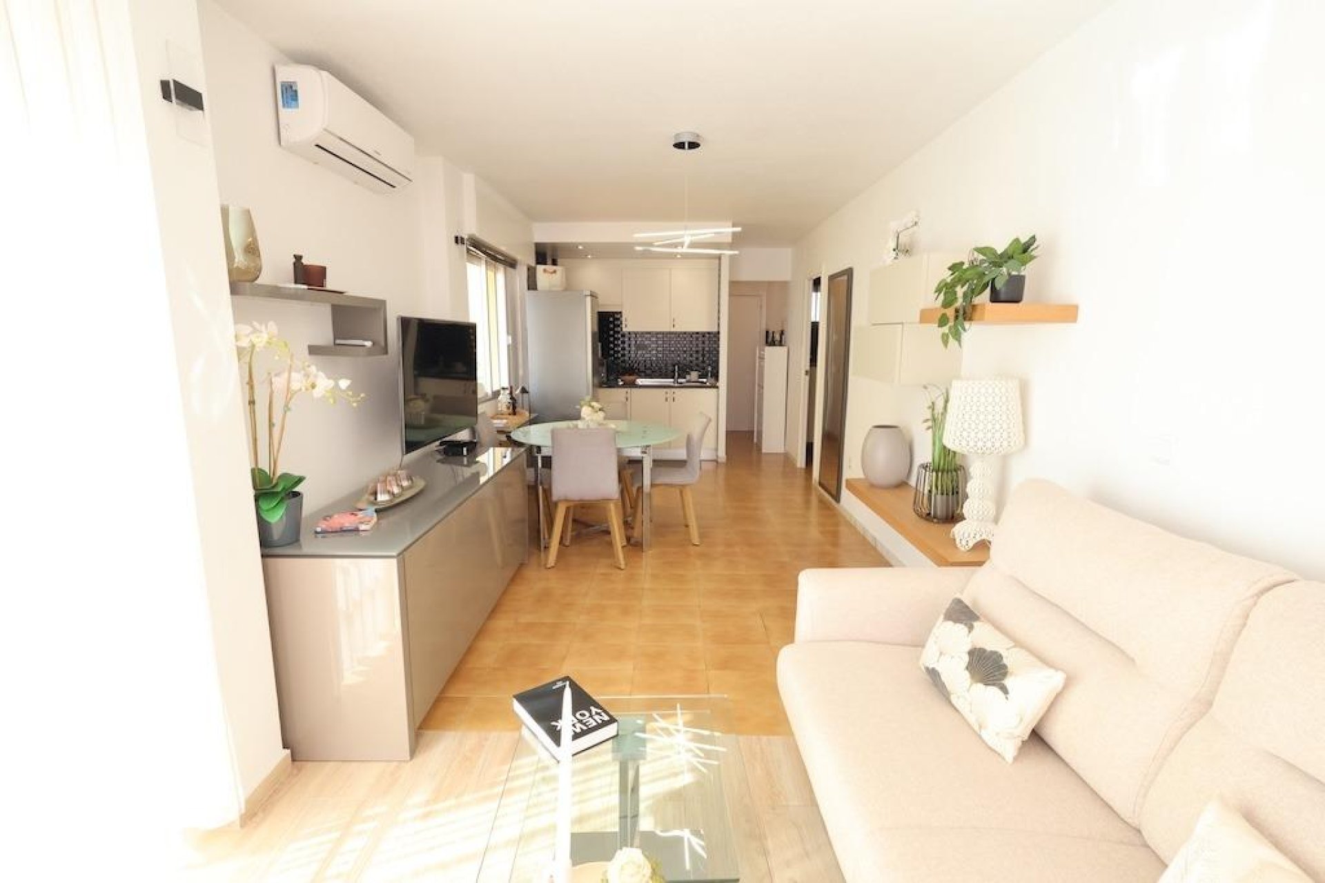Resale - Apartment / Flat * - Torrevieja * - La Veleta *