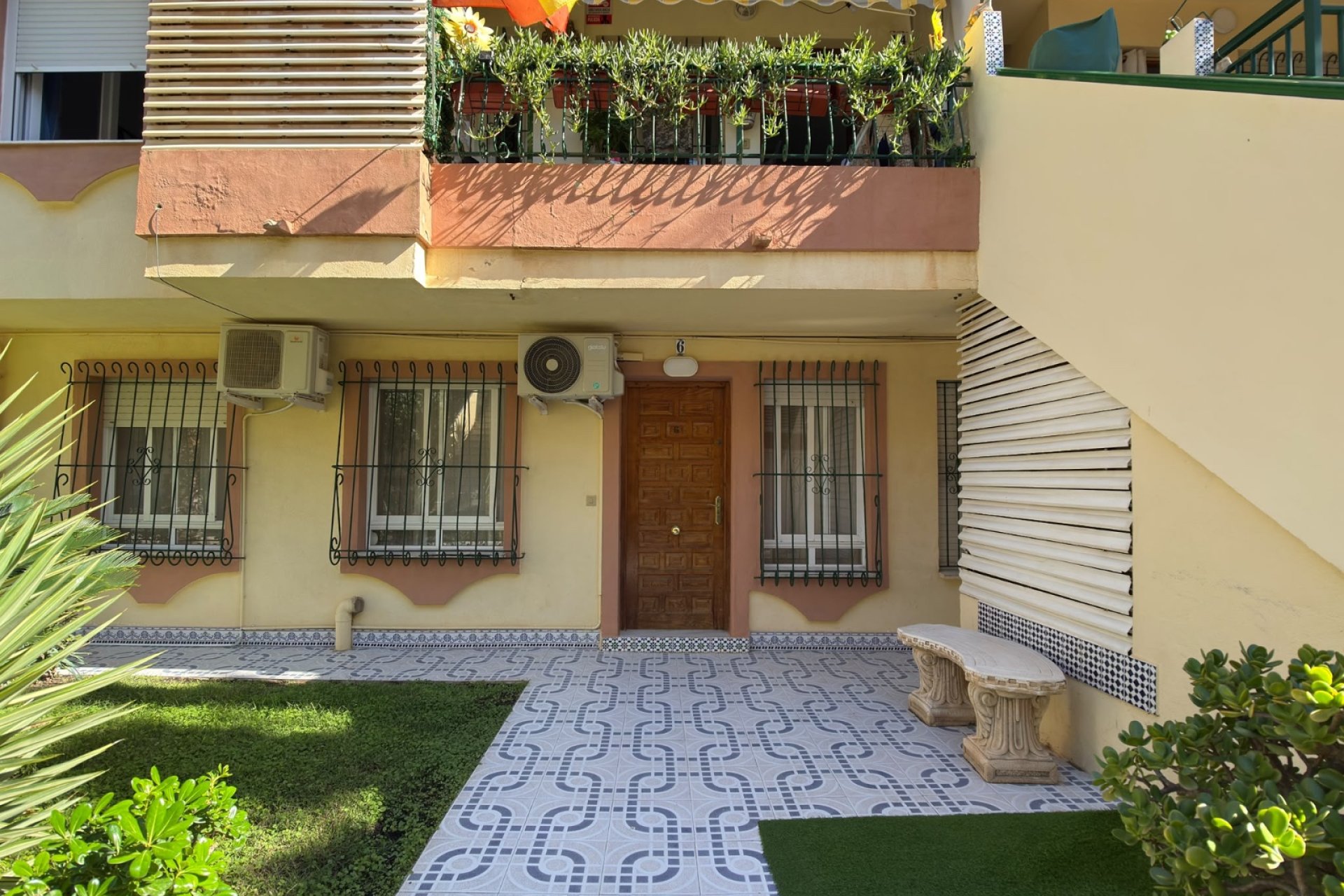 Resale - Apartment / Flat * - Torrevieja * - La Veleta *