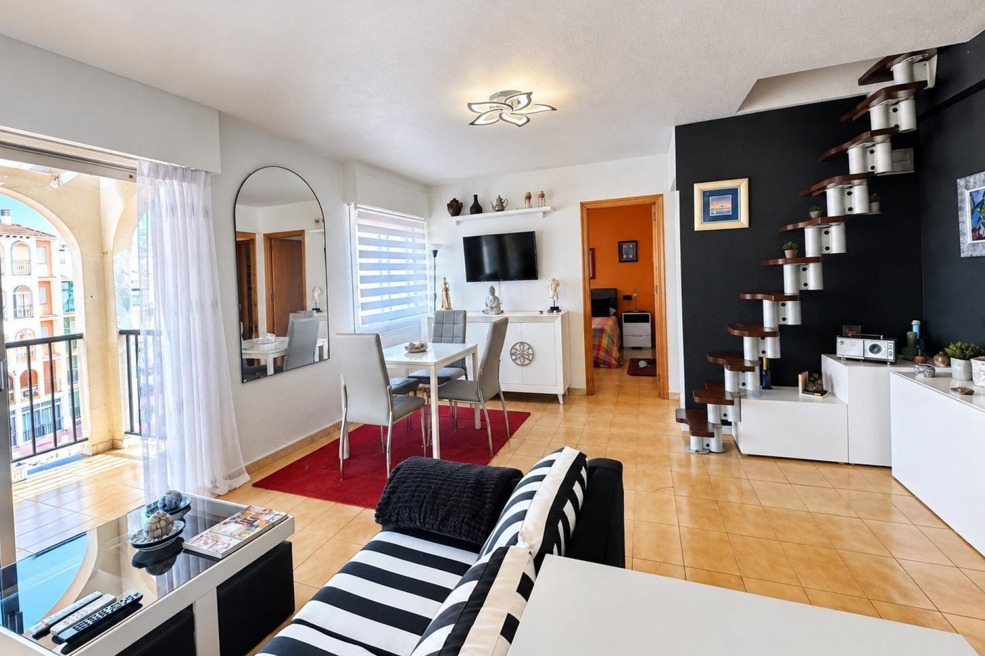 Resale - Apartment / Flat * - Torrevieja * - La Veleta *