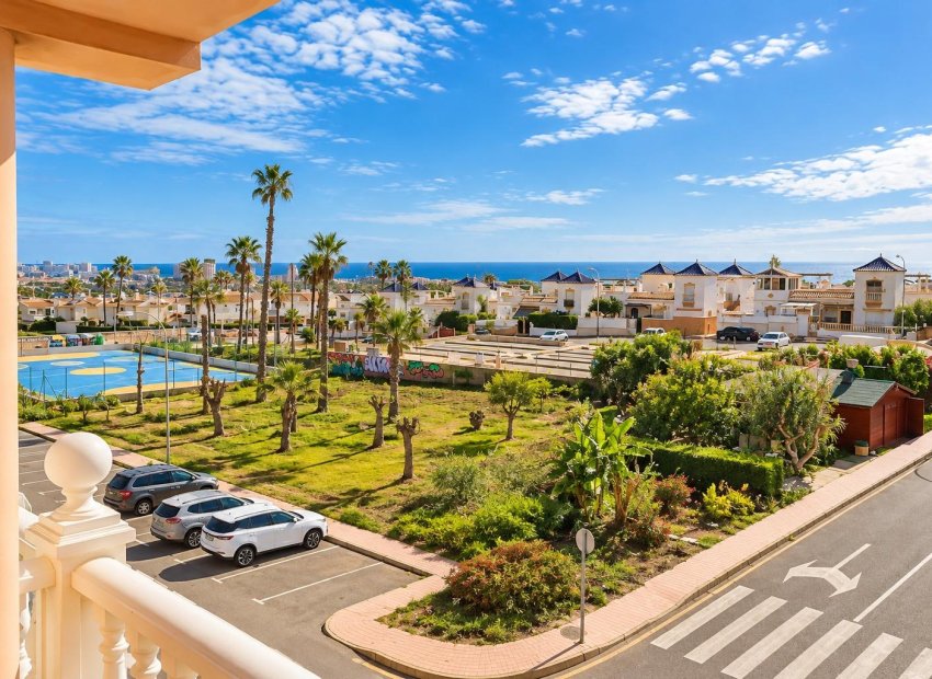 Resale - Apartment / Flat * - Torrevieja * - Los Altos *