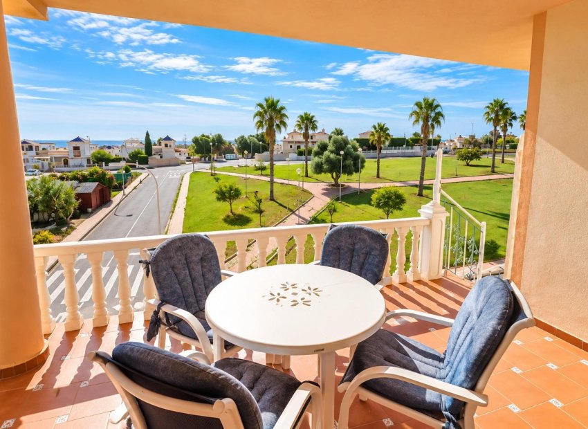 Resale - Apartment / Flat * - Torrevieja * - Los Altos *