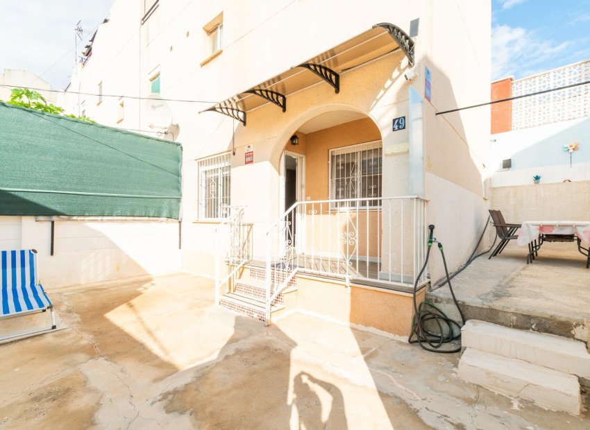 Resale - Apartment / Flat * - Torrevieja - Los Balcones *