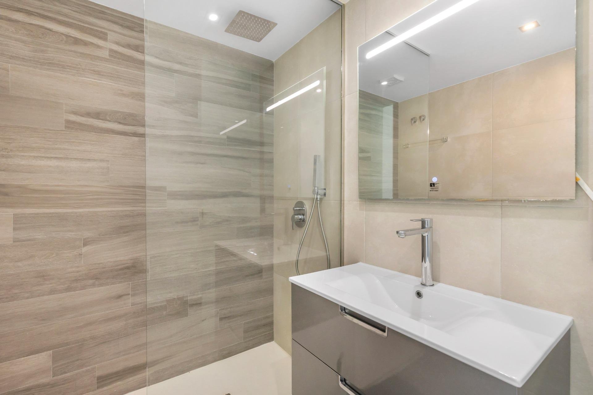 Resale - Apartment / Flat * - Torrevieja - Los Balcones *