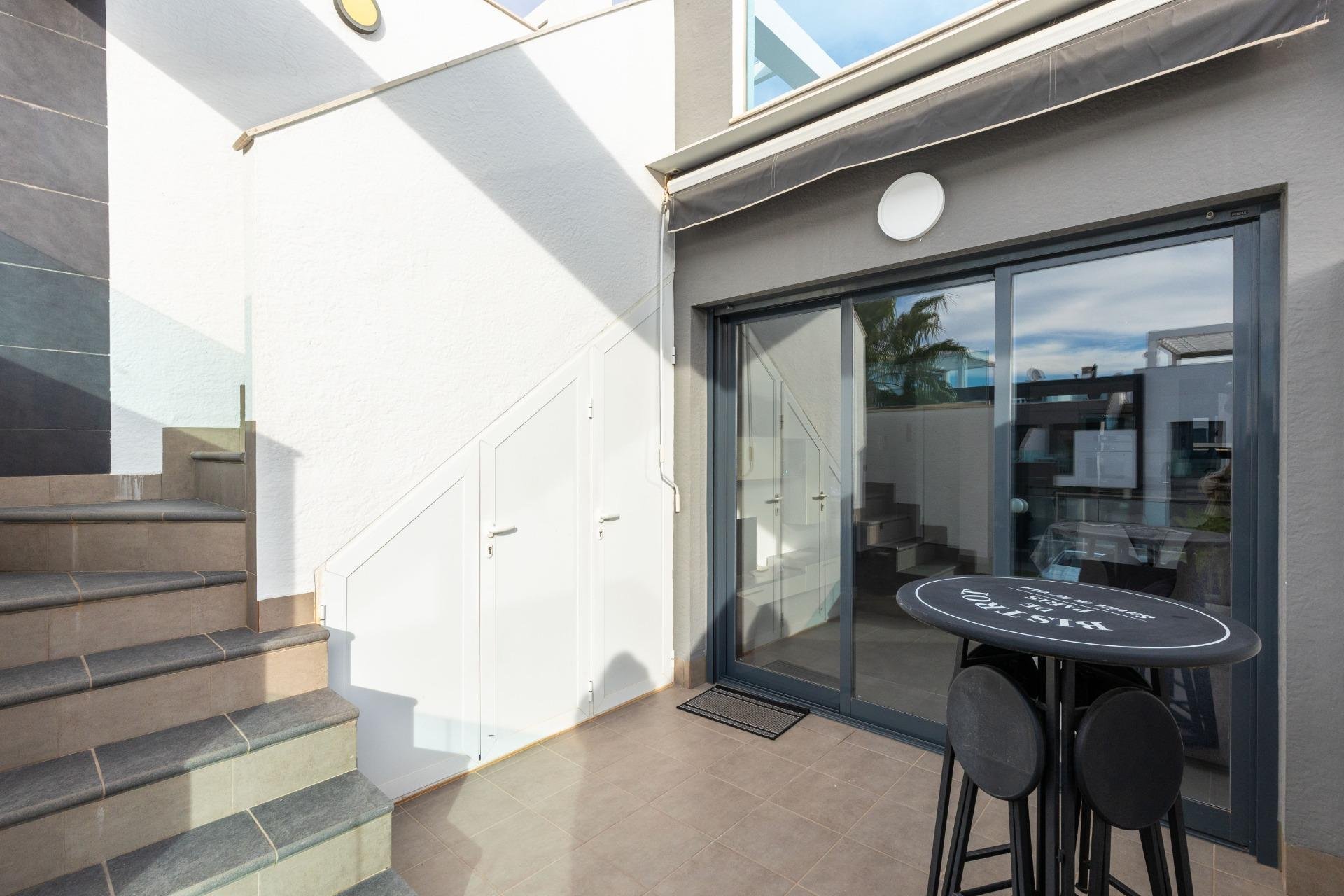 Resale - Apartment / Flat * - Torrevieja - Los Balcones *