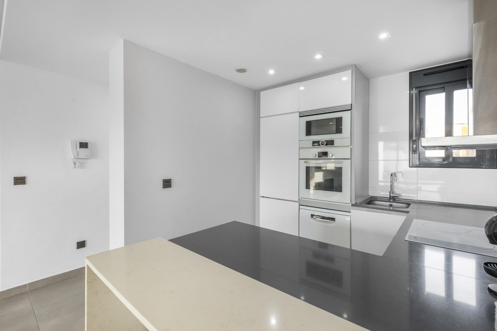 Resale - Apartment / Flat * - Torrevieja * - Los Balcones *