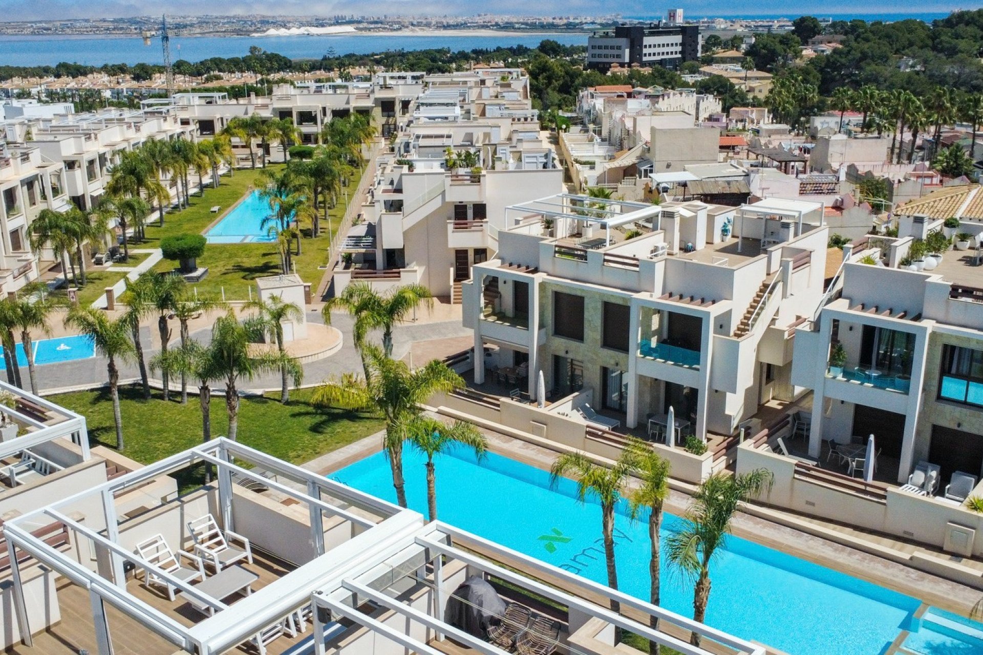 Resale - Apartment / Flat * - Torrevieja * - Los Balcones *