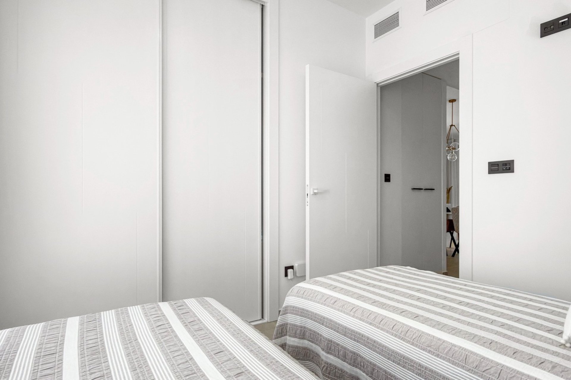 Resale - Apartment / Flat * - Torrevieja * - Los Balcones *