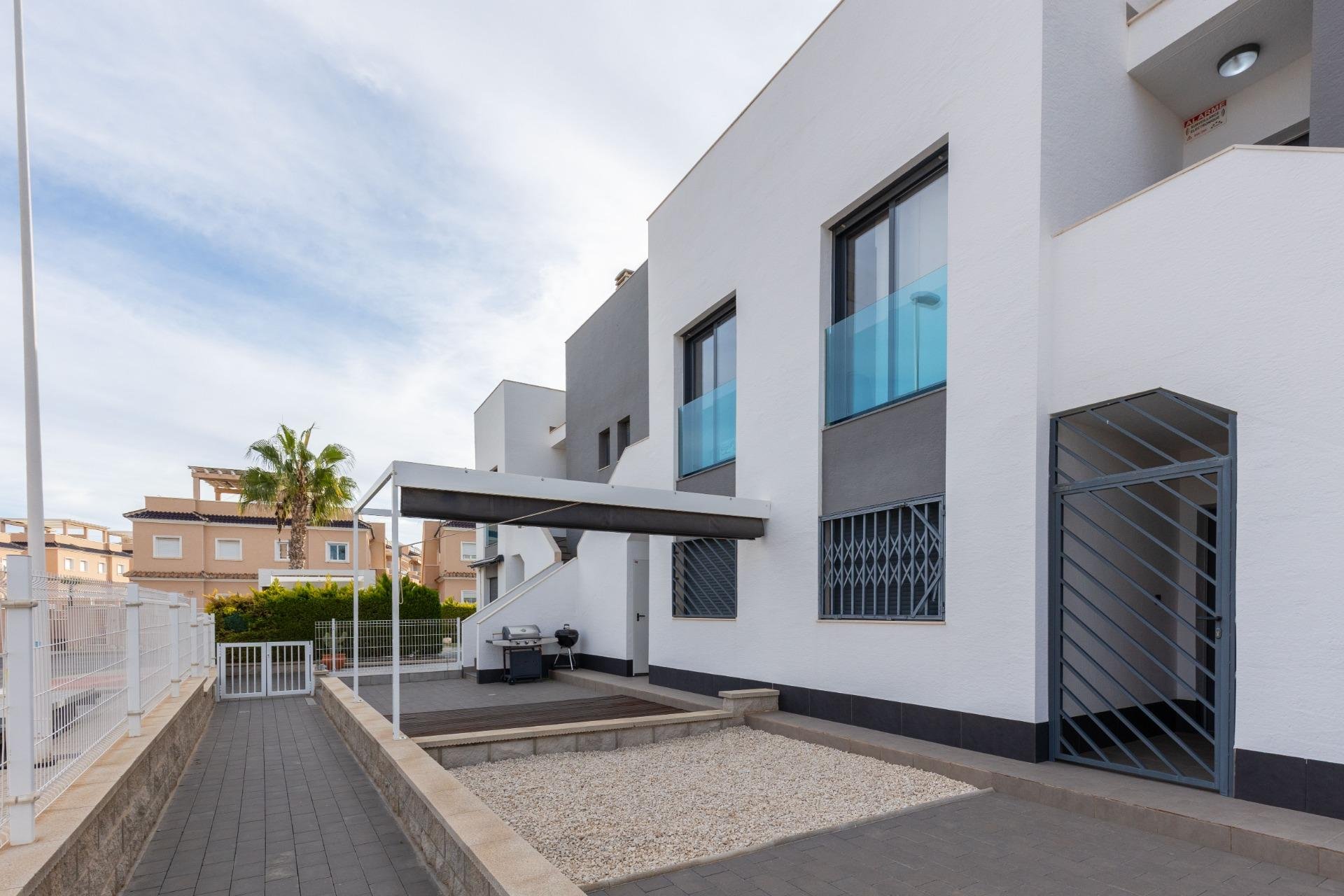 Resale - Apartment / Flat * - Torrevieja * - Los Balcones *