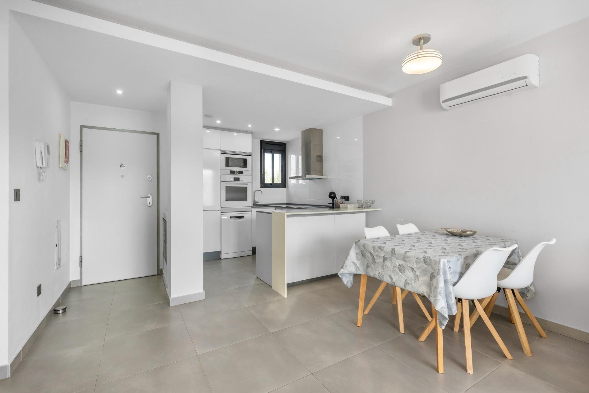 Resale - Apartment / Flat * - Torrevieja * - Los Balcones *