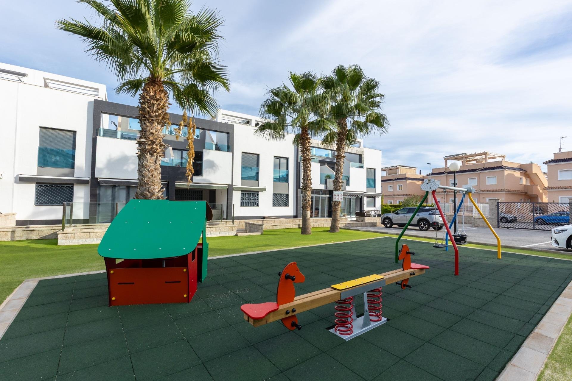 Resale - Apartment / Flat * - Torrevieja * - Los Balcones *