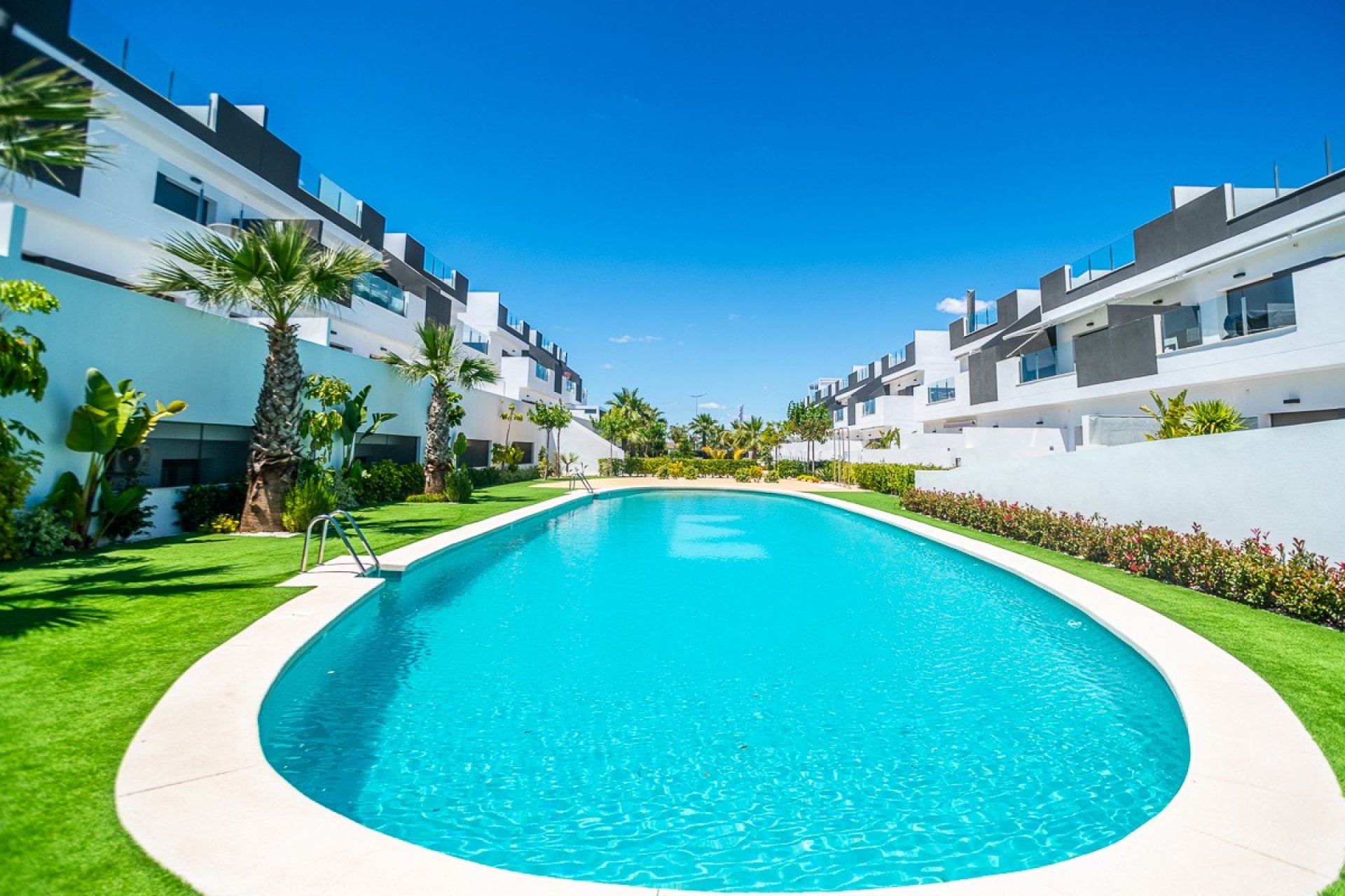 Resale - Apartment / Flat * - Torrevieja * - Los Balcones *