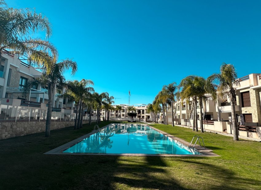 Resale - Apartment / Flat * - Torrevieja * - Los Balcones *