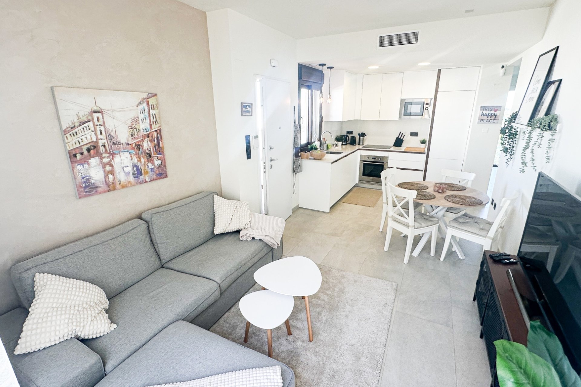 Resale - Apartment / Flat * - Torrevieja * - Los Balcones *