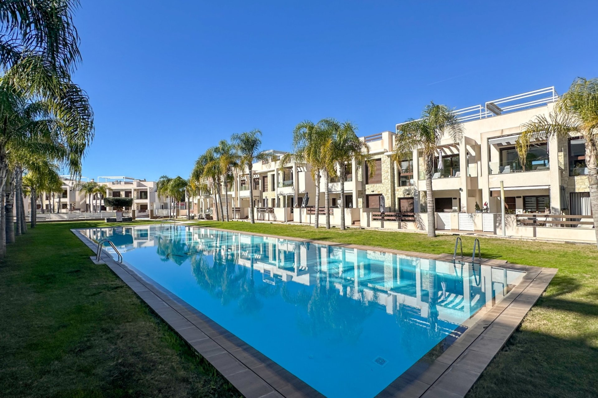 Resale - Apartment / Flat * - Torrevieja * - Los Balcones *