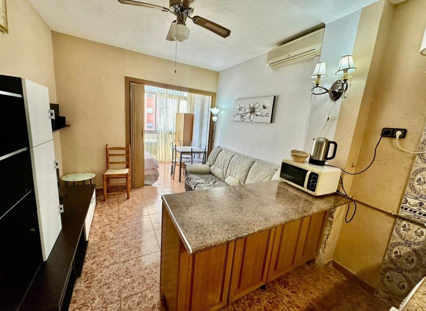 Resale - Apartment / flat - Torrevieja - Los Frutales