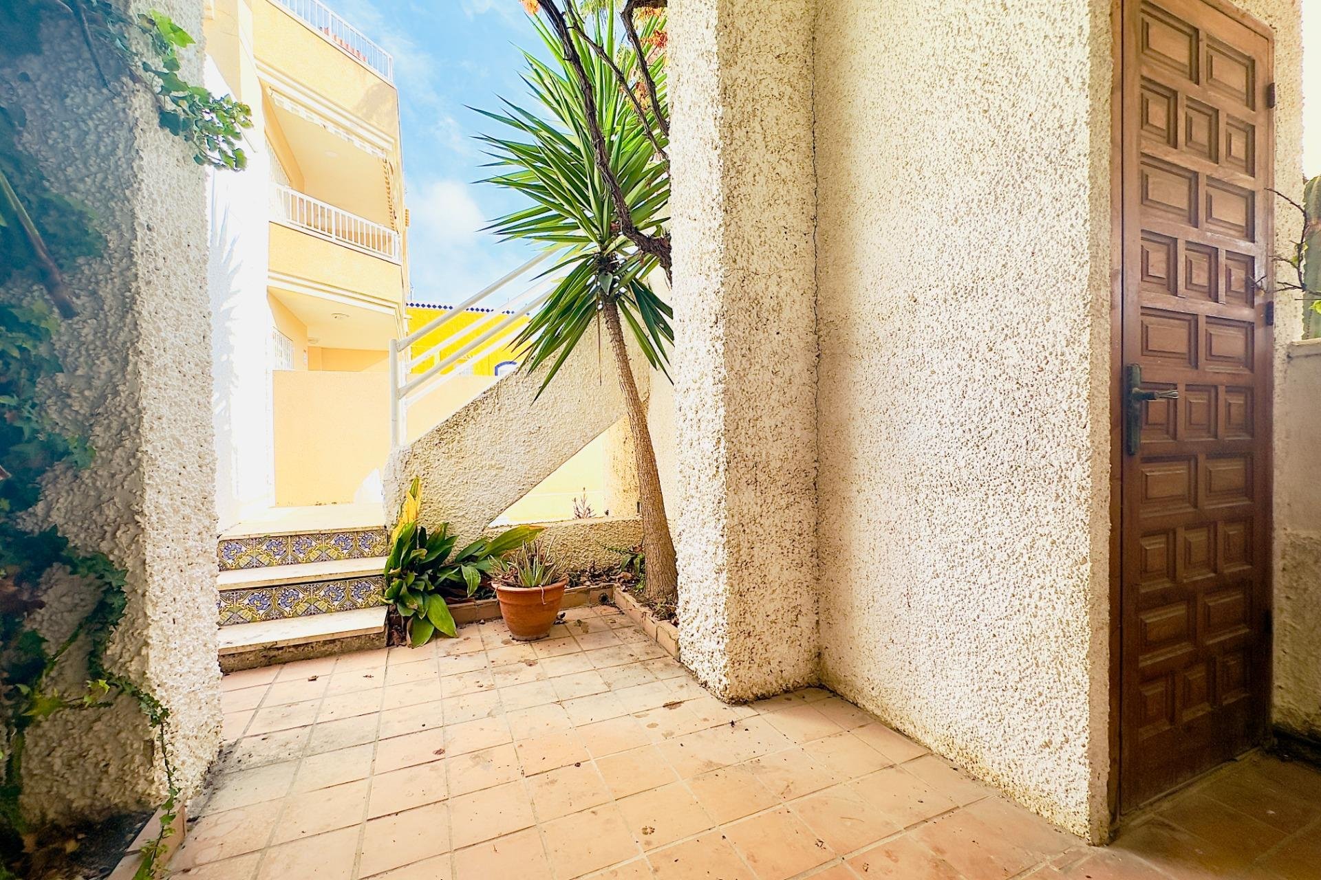 Resale - Apartment / Flat * - Torrevieja - Los Frutales