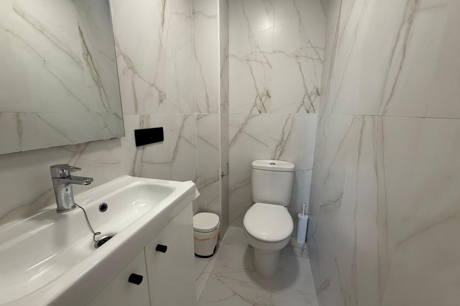 Resale - Apartment / Flat * - Torrevieja * - Miramar - Torre del Moro