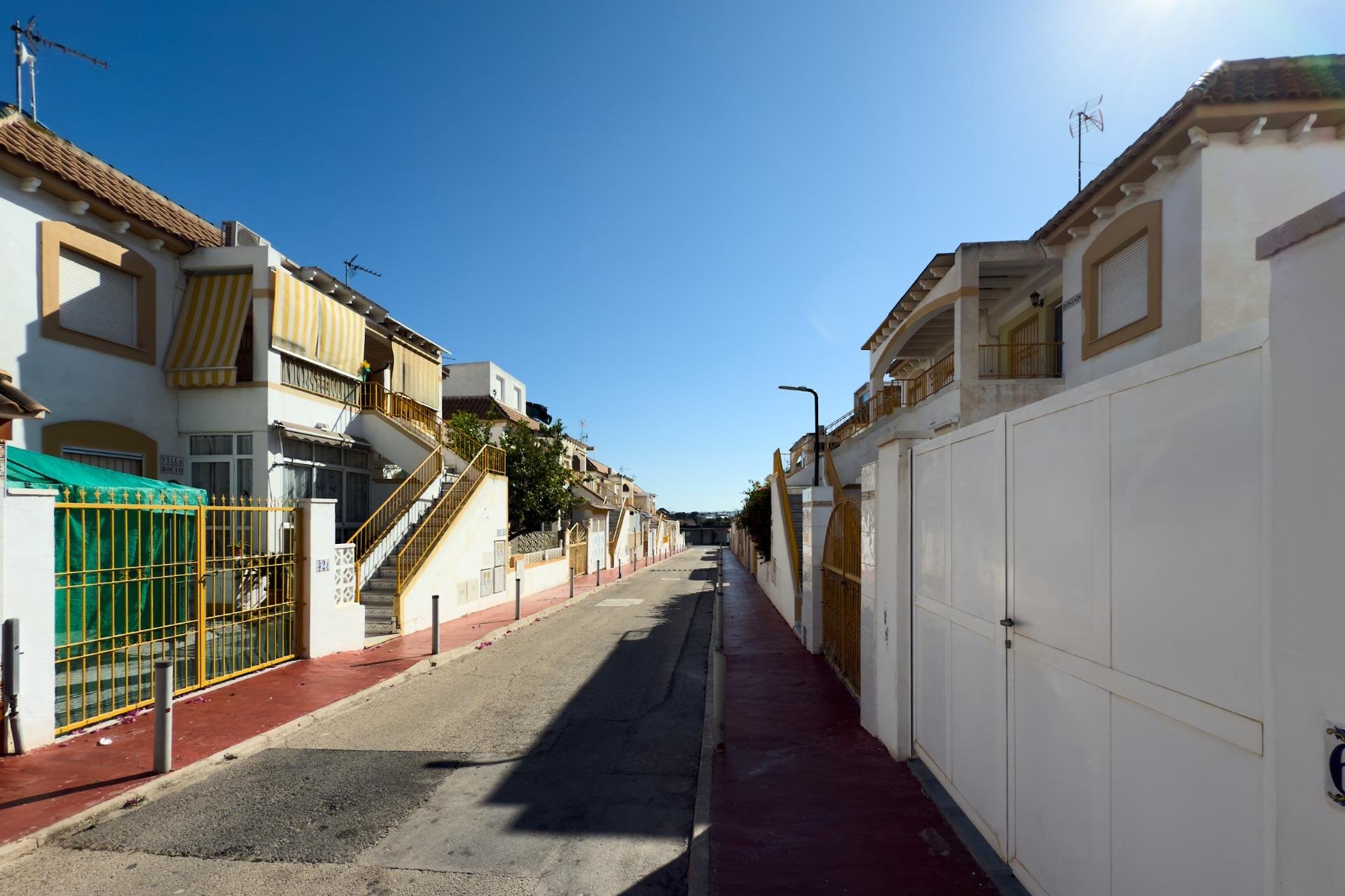 Resale - Apartment / Flat * - Torrevieja * - Parque de las Naciones