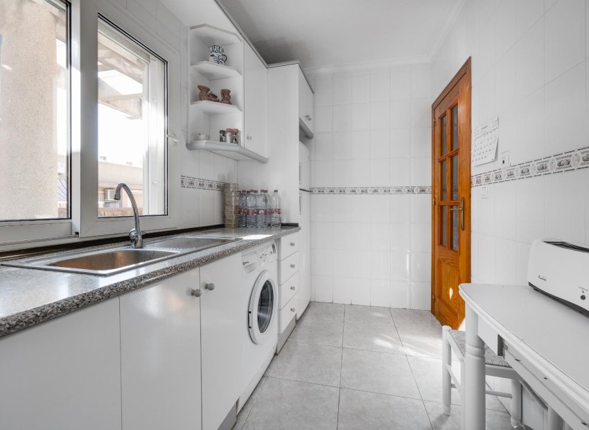 Resale - Apartment / Flat * - Torrevieja - Parque de las Naciones *