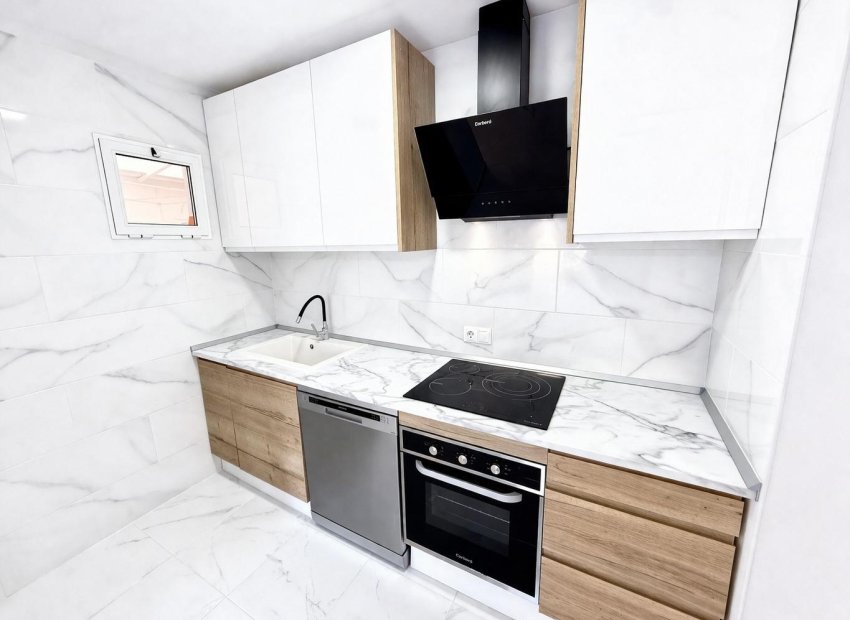 Resale - Apartment / Flat * - Torrevieja * - Parque de las Naciones *