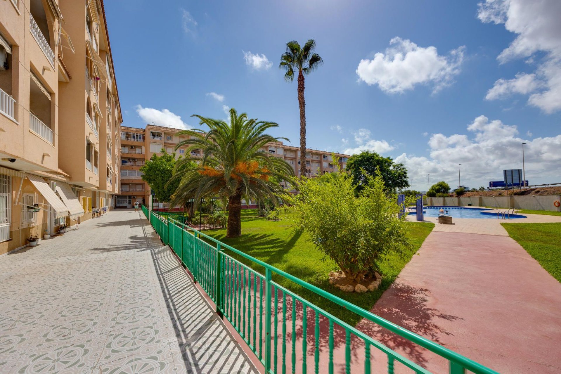 Resale - Apartment / Flat * - Torrevieja * - Parque de las Naciones *