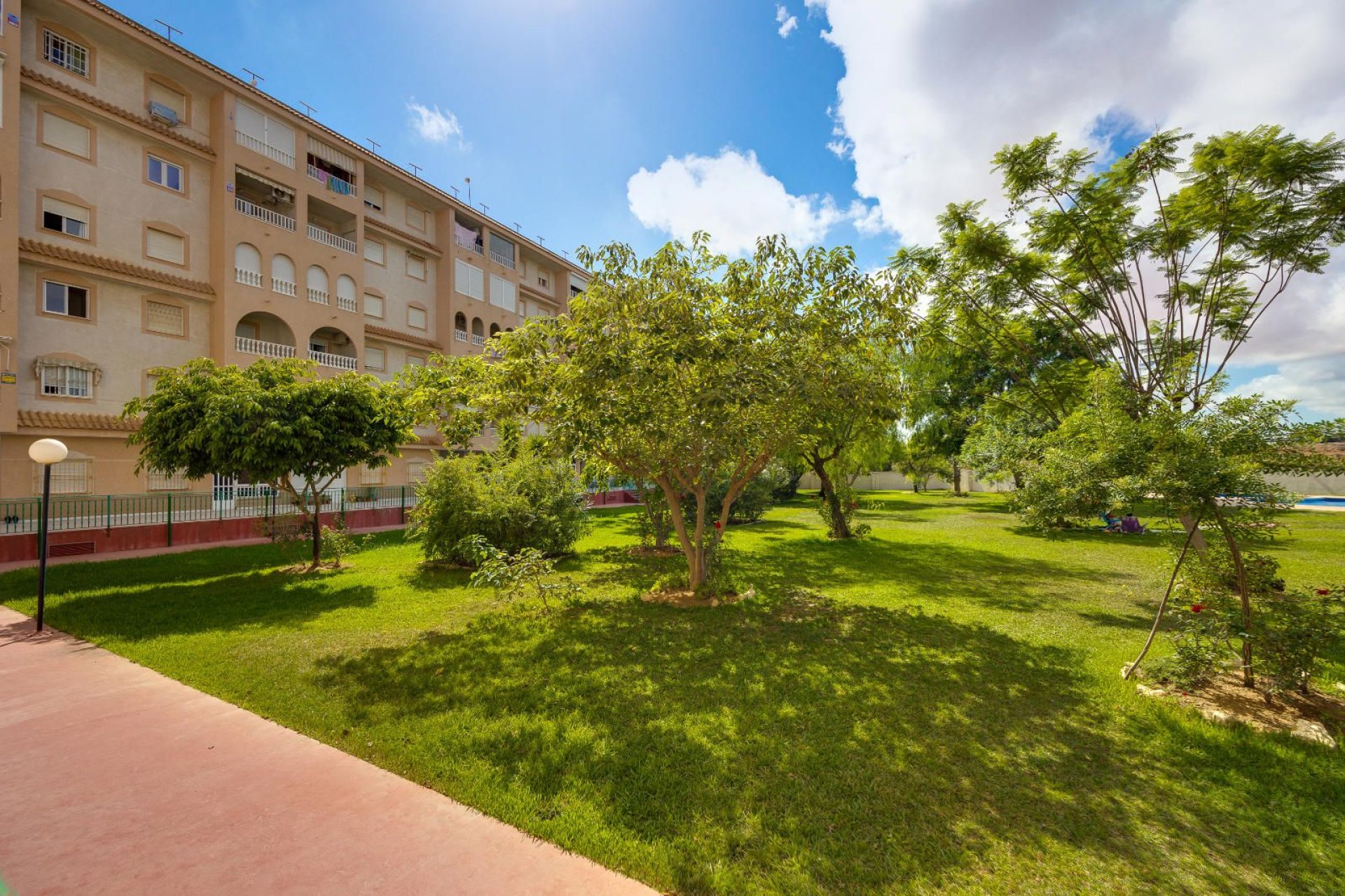 Resale - Apartment / Flat * - Torrevieja * - Parque de las Naciones *