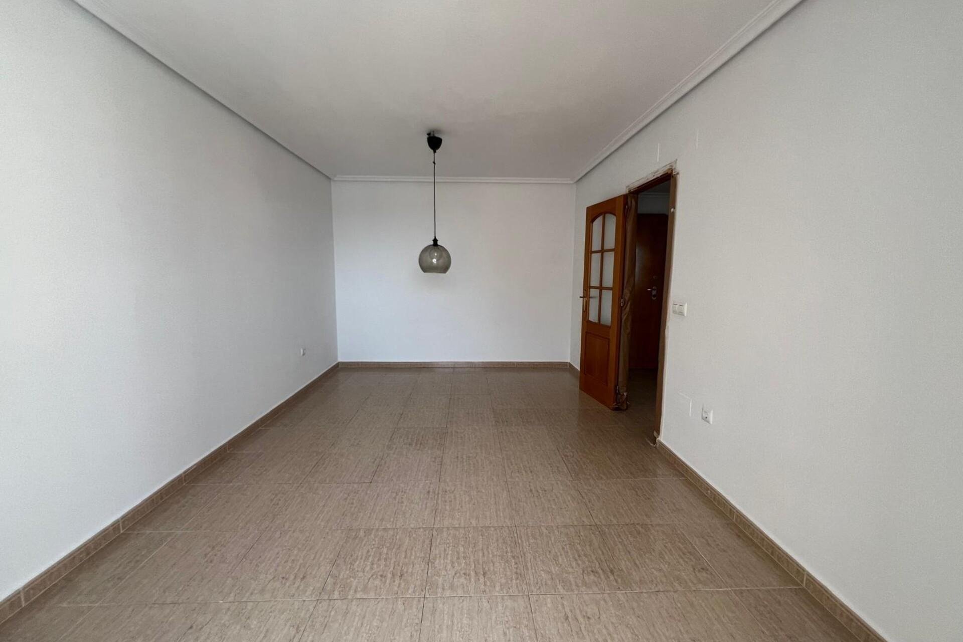 Resale - Apartment / Flat * - Torrevieja * - Parque de las Naciones *