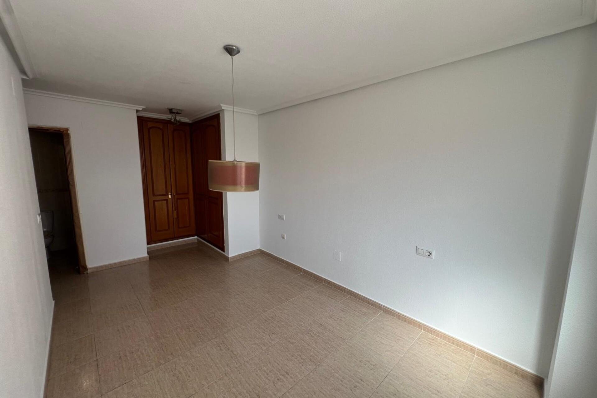 Resale - Apartment / Flat * - Torrevieja * - Parque de las Naciones *