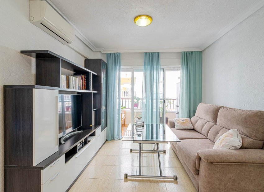 Resale - Apartment / Flat * - Torrevieja * - Parque de las Naciones *