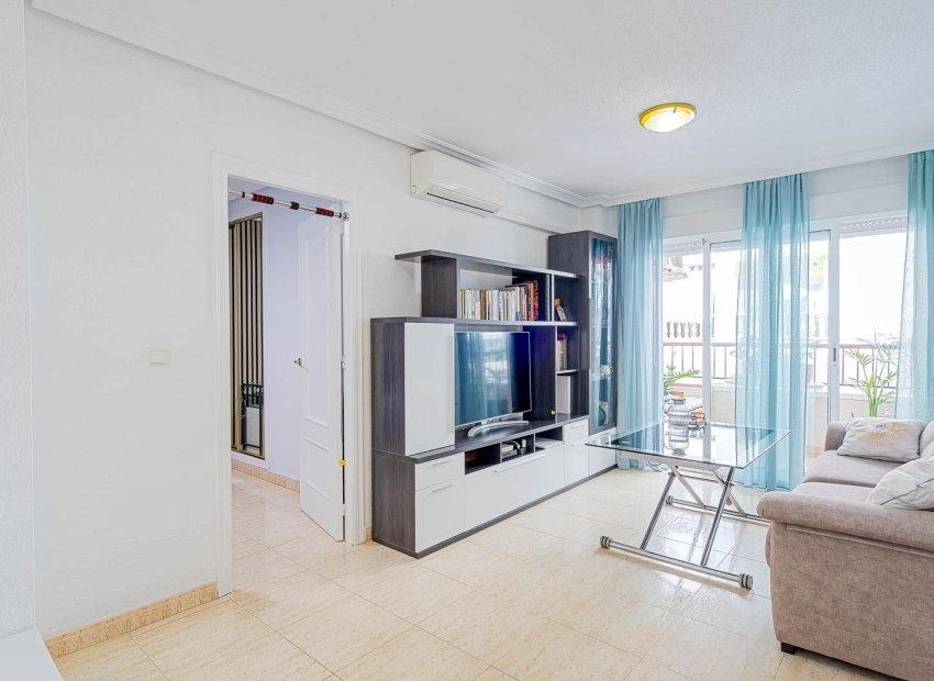Resale - Apartment / Flat * - Torrevieja * - Parque de las Naciones *
