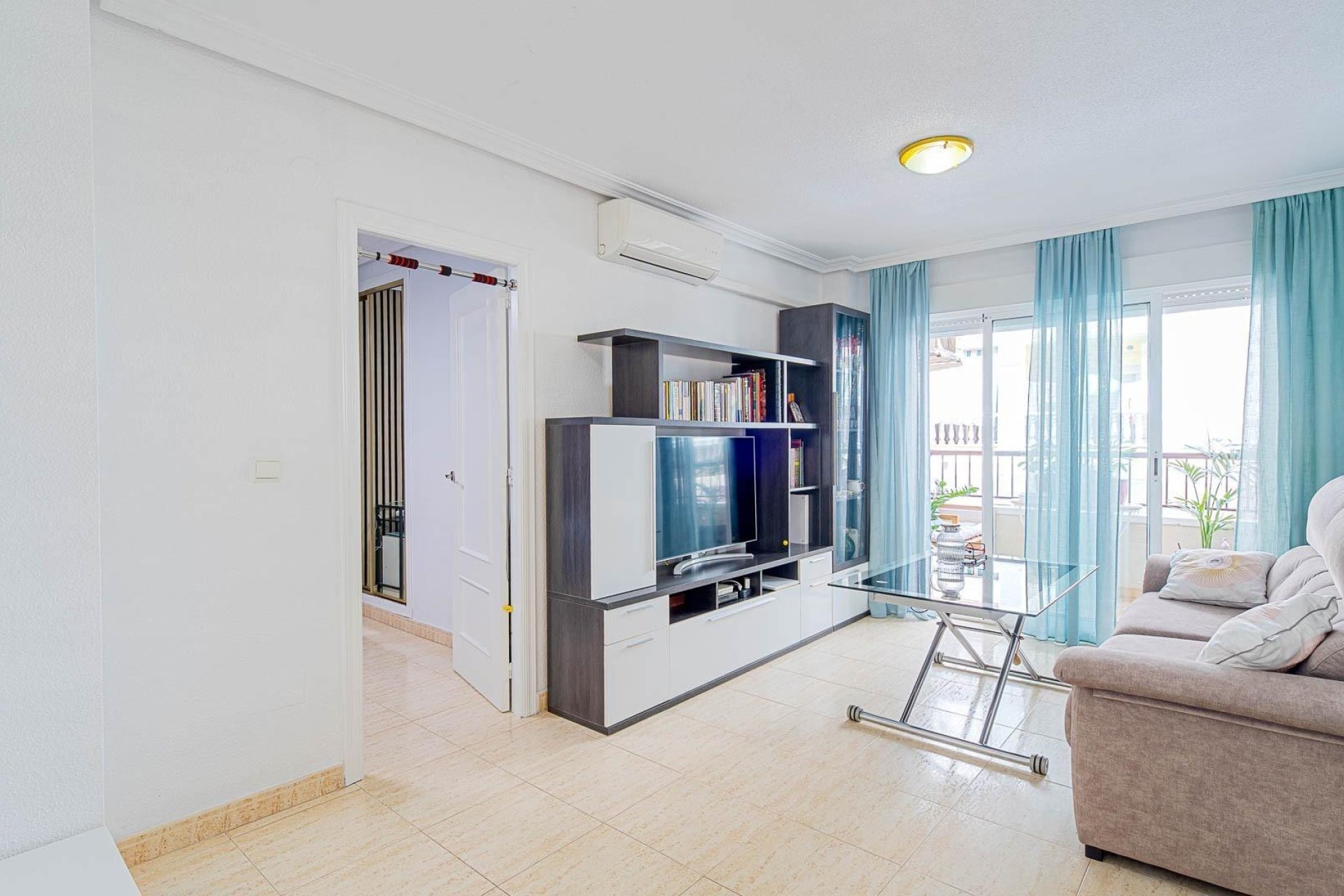 Resale - Apartment / Flat * - Torrevieja * - Parque de las Naciones *