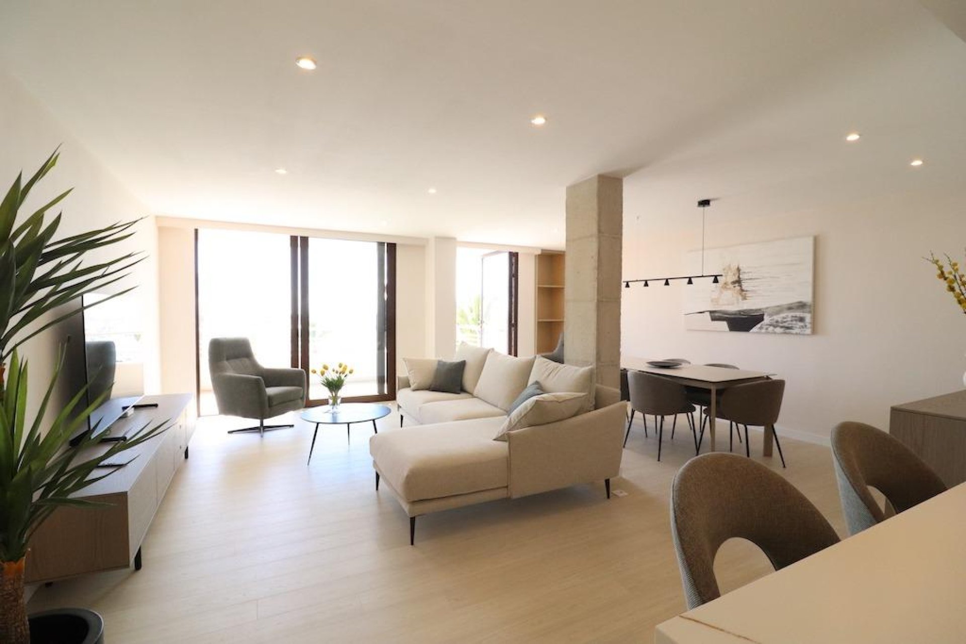 Resale - Apartment / flat - Torrevieja - Paseo maritimo