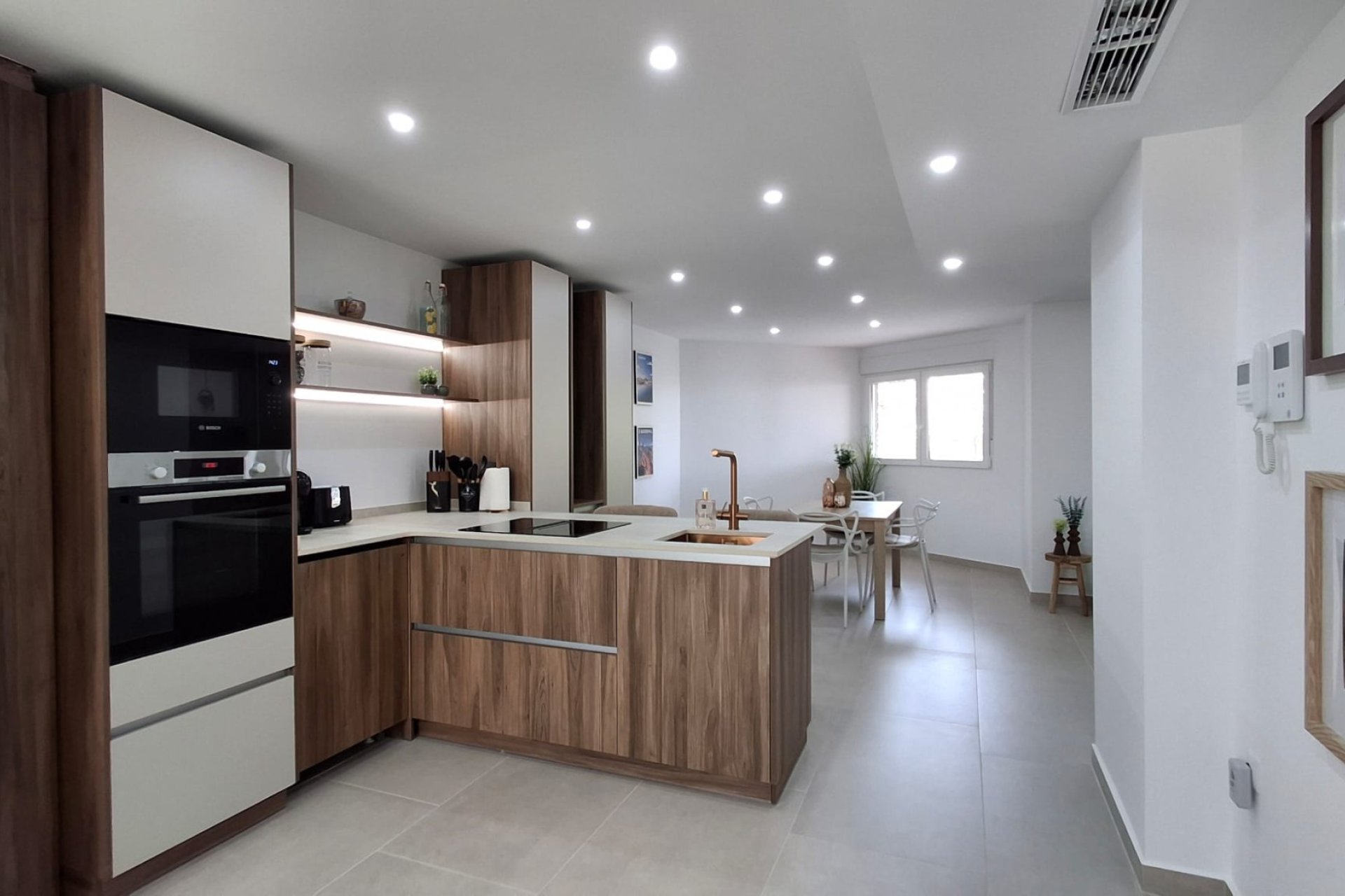 Resale - Apartment / Flat * - Torrevieja * - Playa Acequion