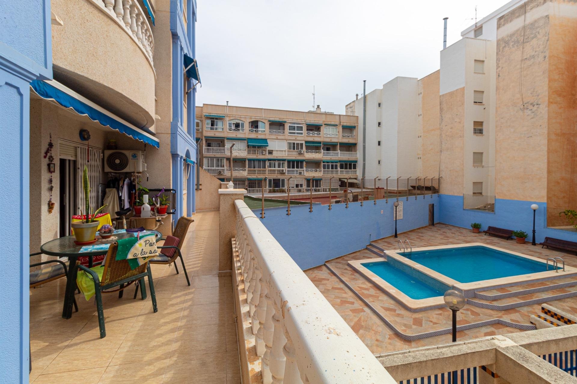 Resale - Apartment / Flat * - Torrevieja - Playa de los Locos *