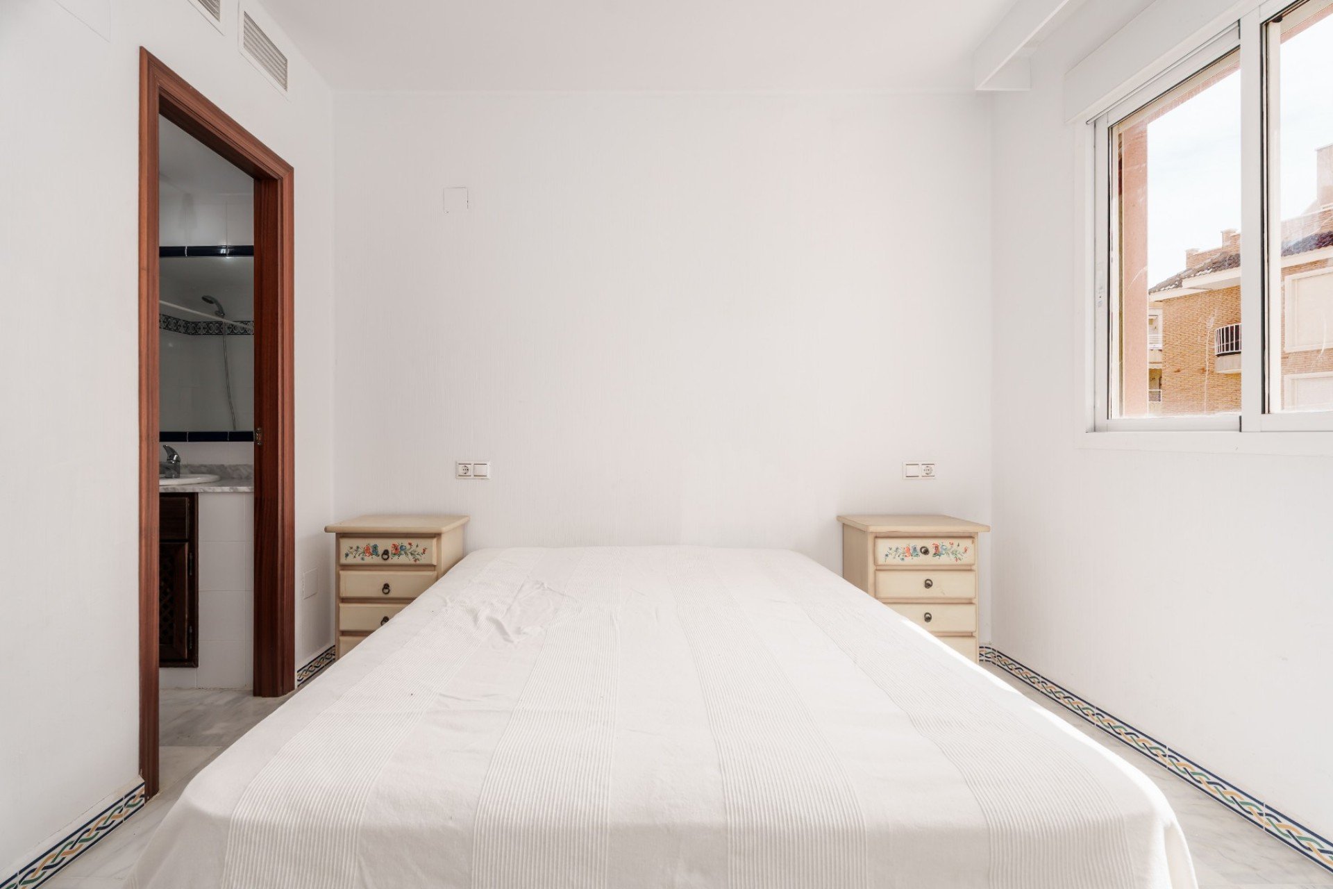 Resale - Apartment / Flat * - Torrevieja - Playa de los Locos *