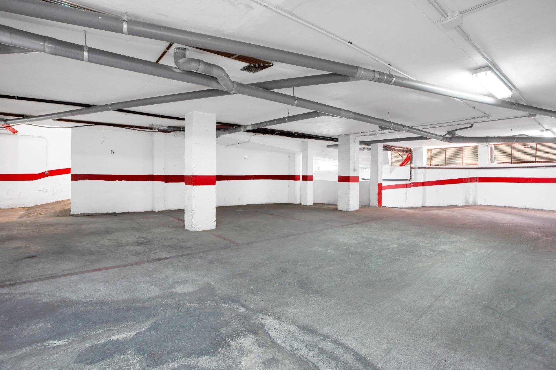 Resale - Apartment / Flat * - Torrevieja - Playa de los Locos *