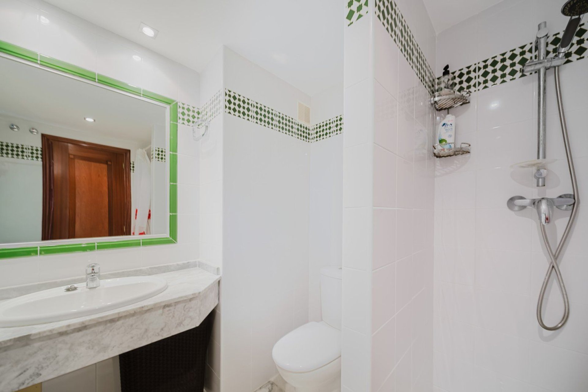 Resale - Apartment / Flat * - Torrevieja - Playa de los Locos *