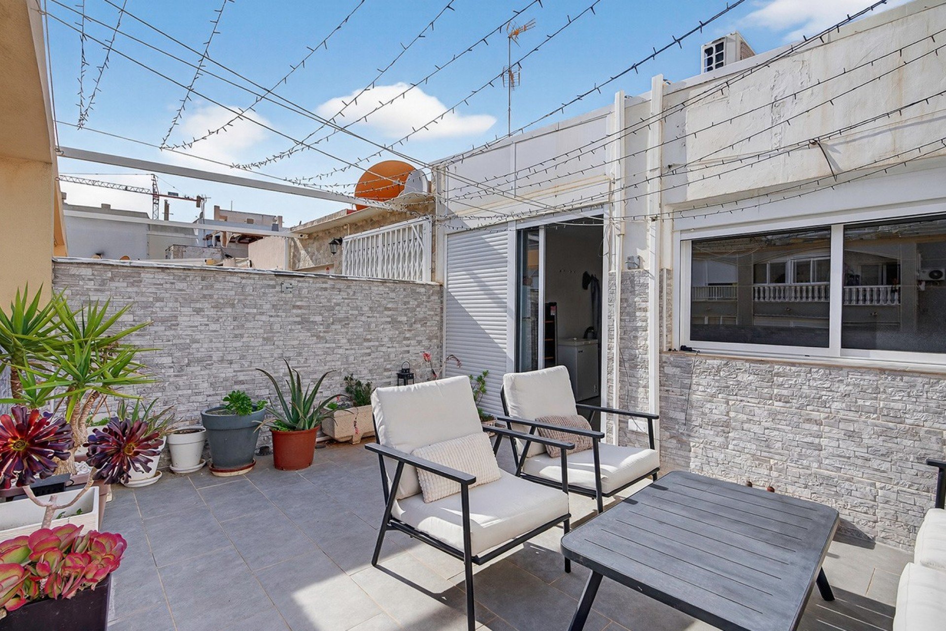 Resale - Apartment / Flat * - Torrevieja * - Playa de los Locos *