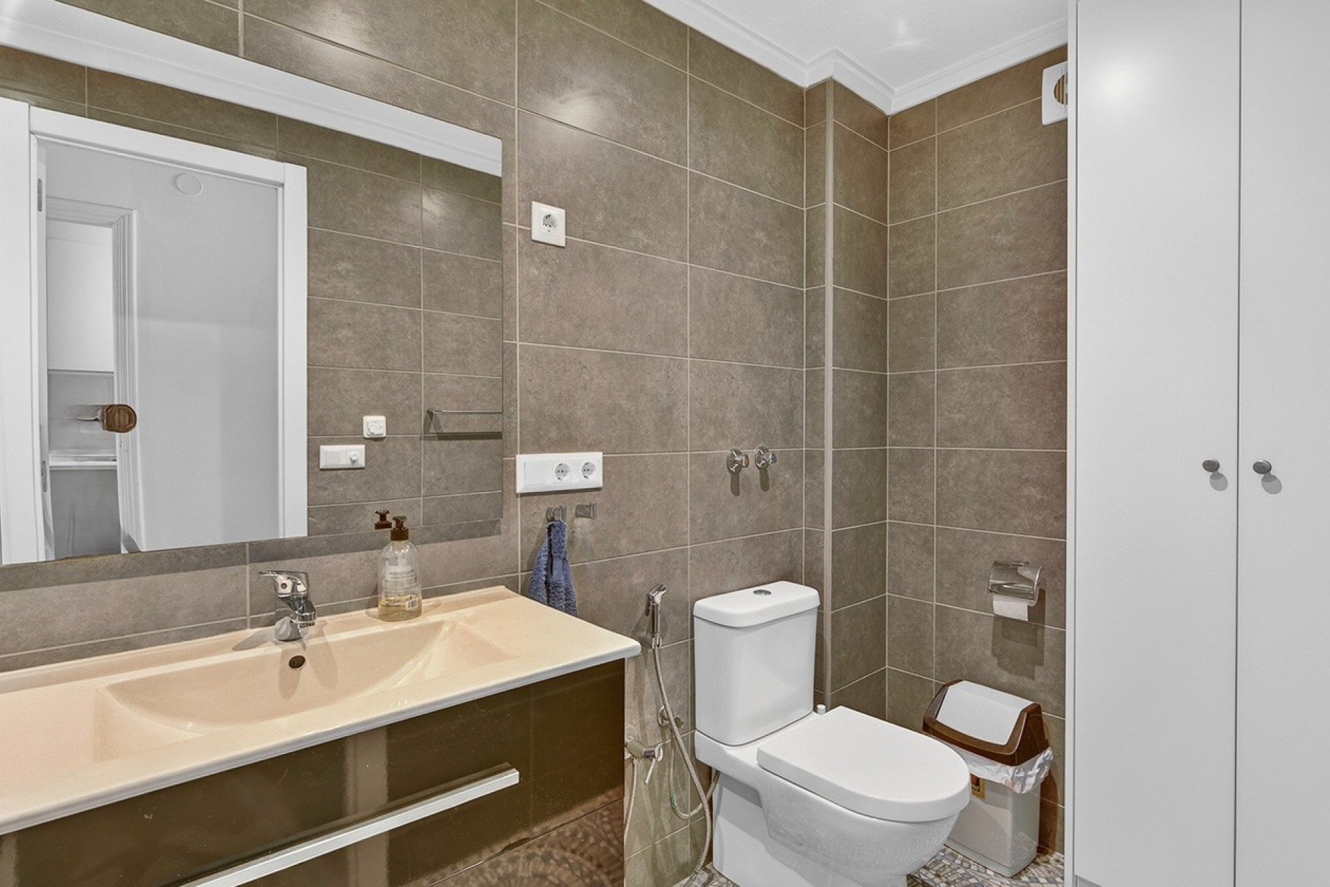 Resale - Apartment / Flat * - Torrevieja * - Playa de los Locos *