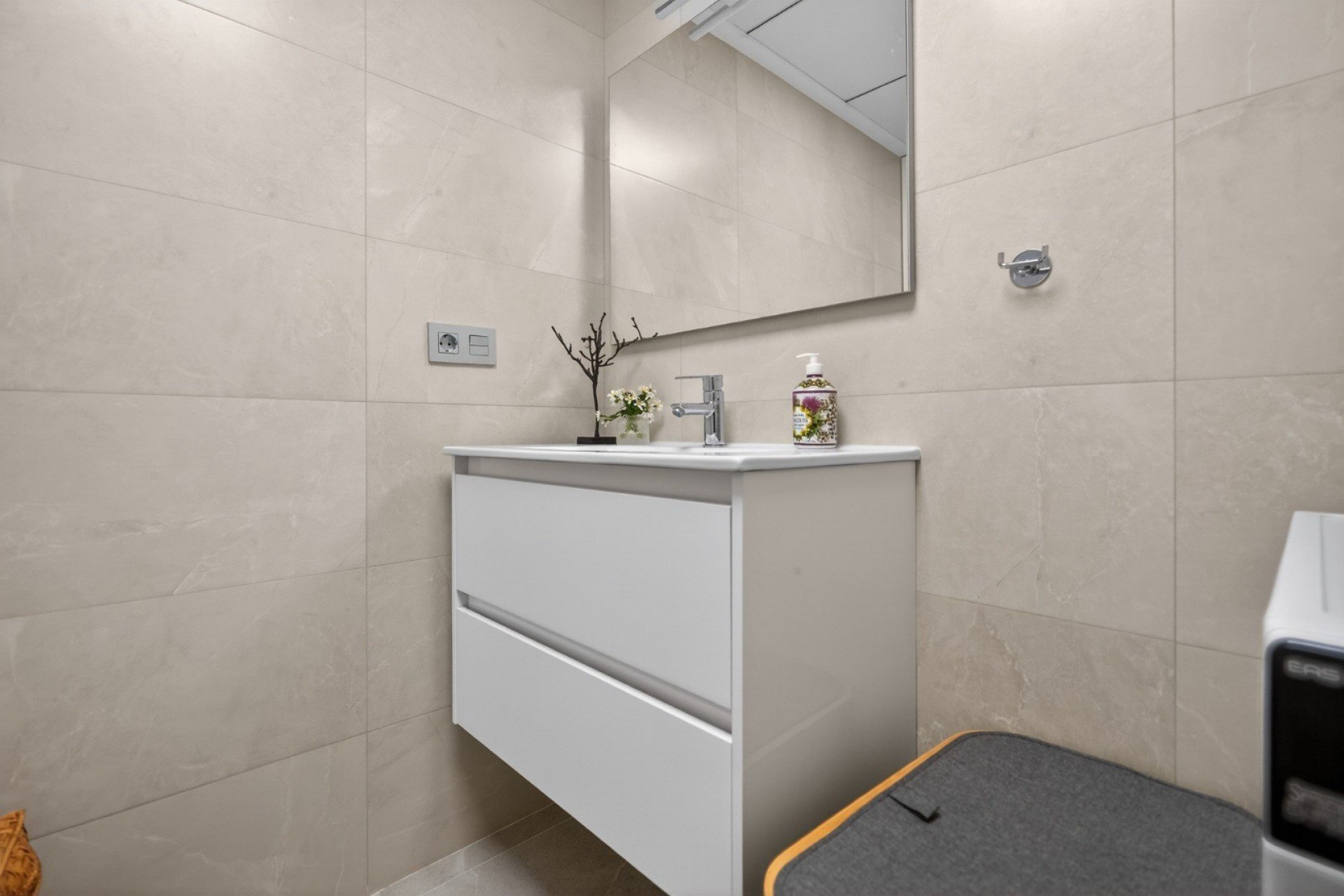 Resale - Apartment / Flat * - Torrevieja * - Playa de los Locos *