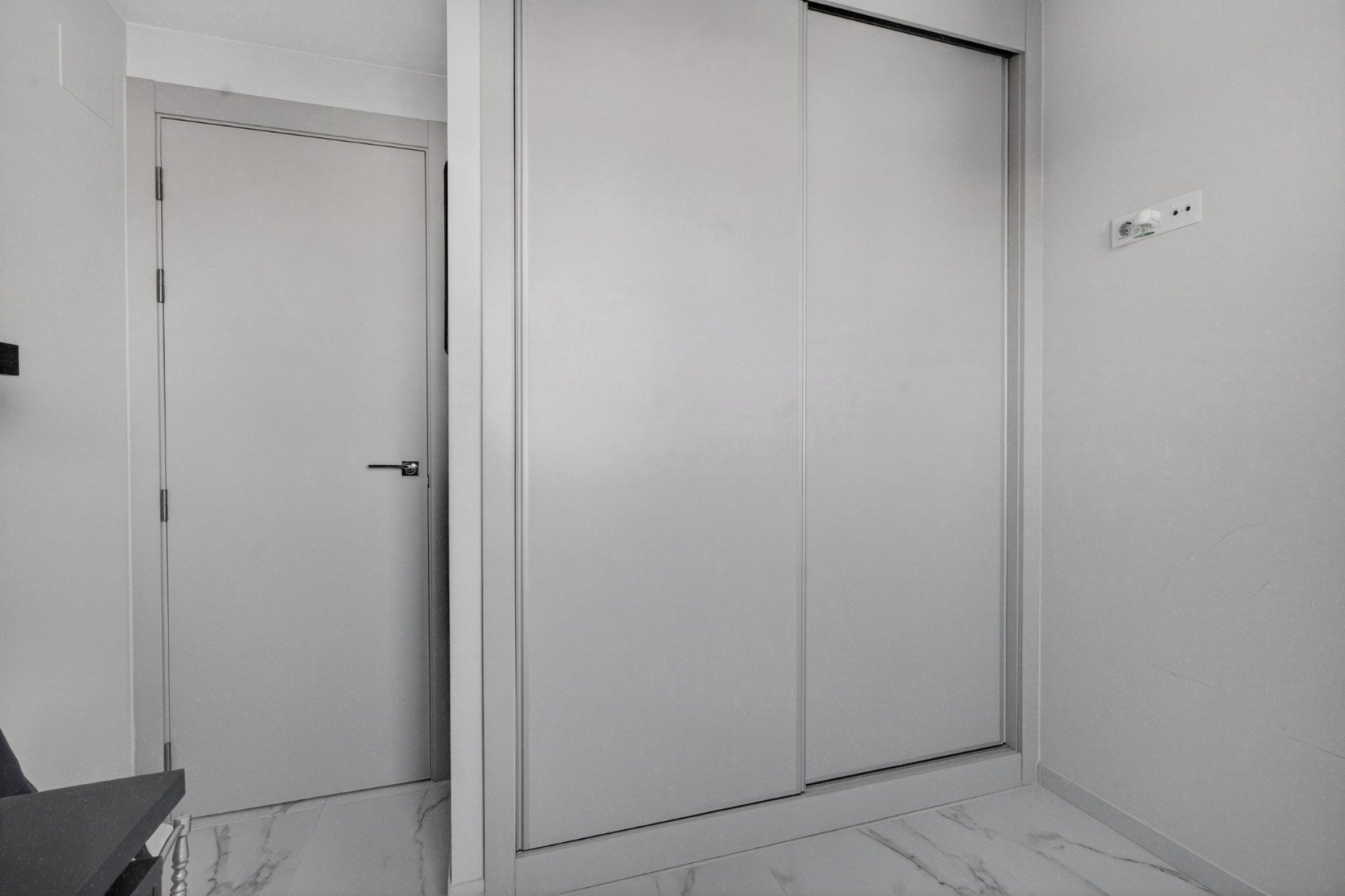 Resale - Apartment / Flat * - Torrevieja * - Playa de los Locos *