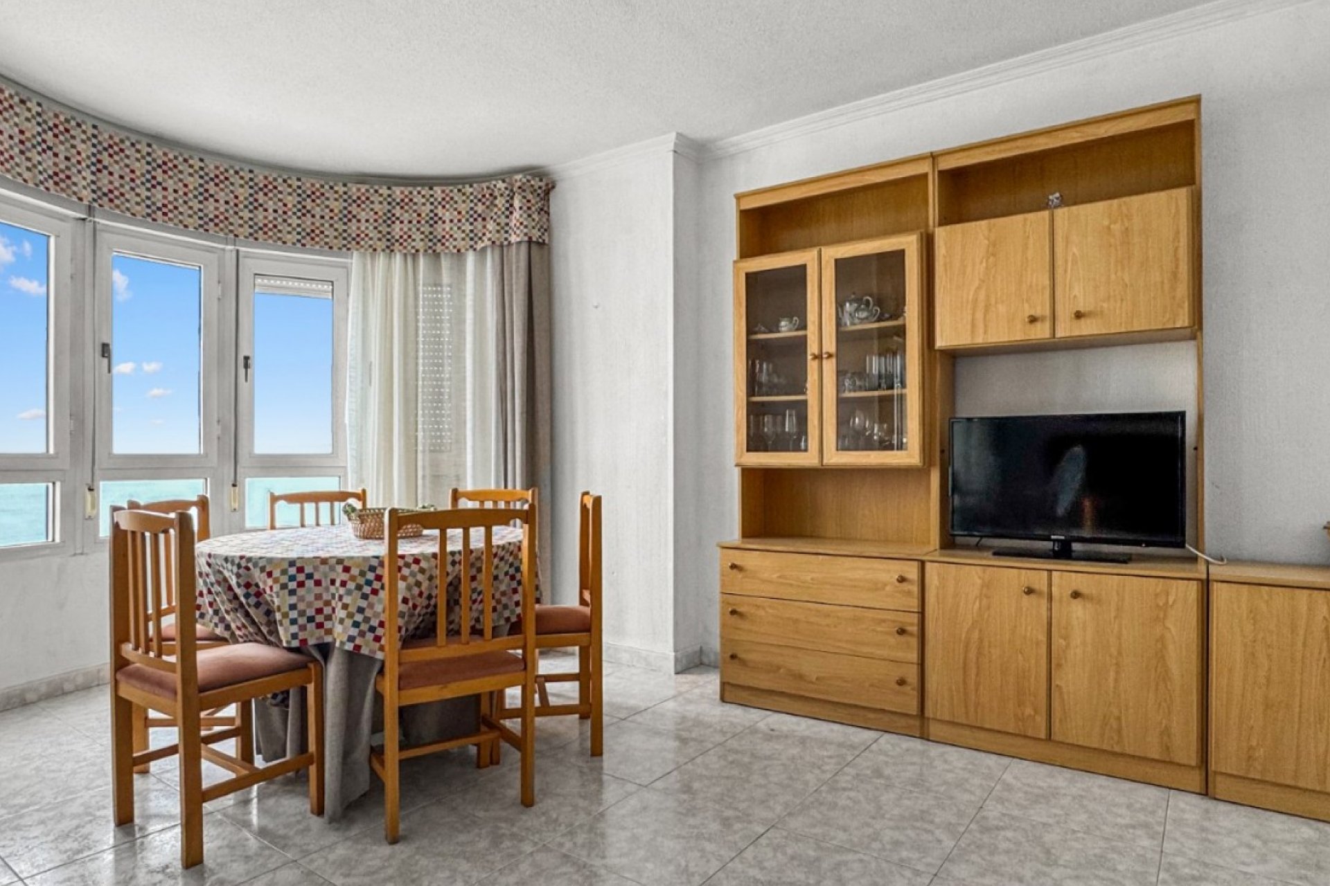 Resale - Apartment / Flat * - Torrevieja * - Playa de los Locos *