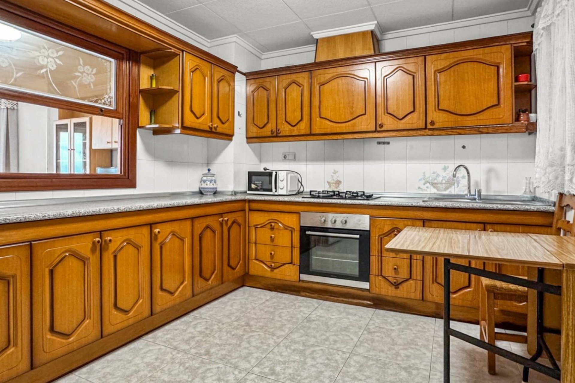 Resale - Apartment / Flat * - Torrevieja * - Playa de los Locos *