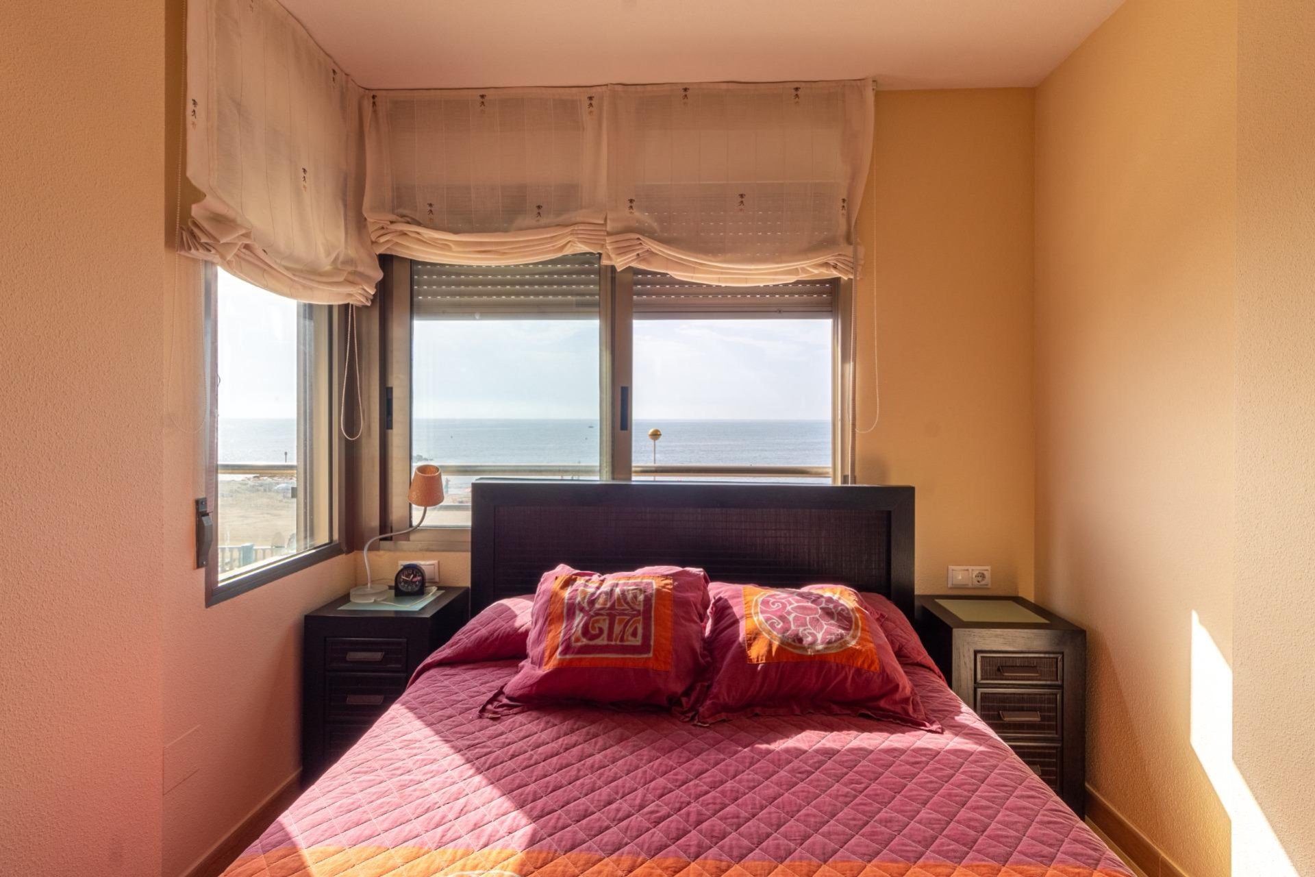 Resale - Apartment / Flat * - Torrevieja * - Playa de los Locos *