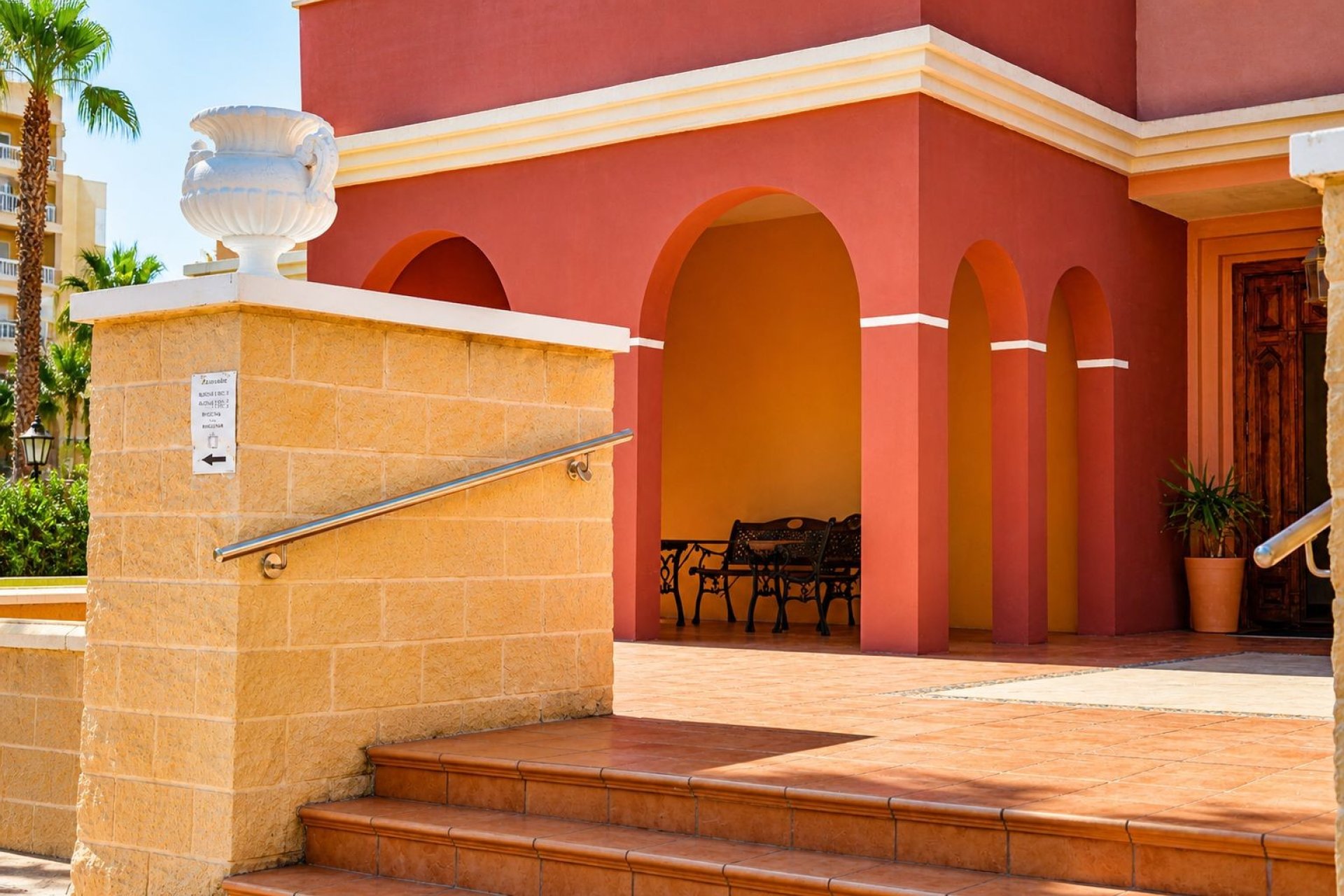 Resale - Apartment / Flat * - Torrevieja * - Playa de los Locos *