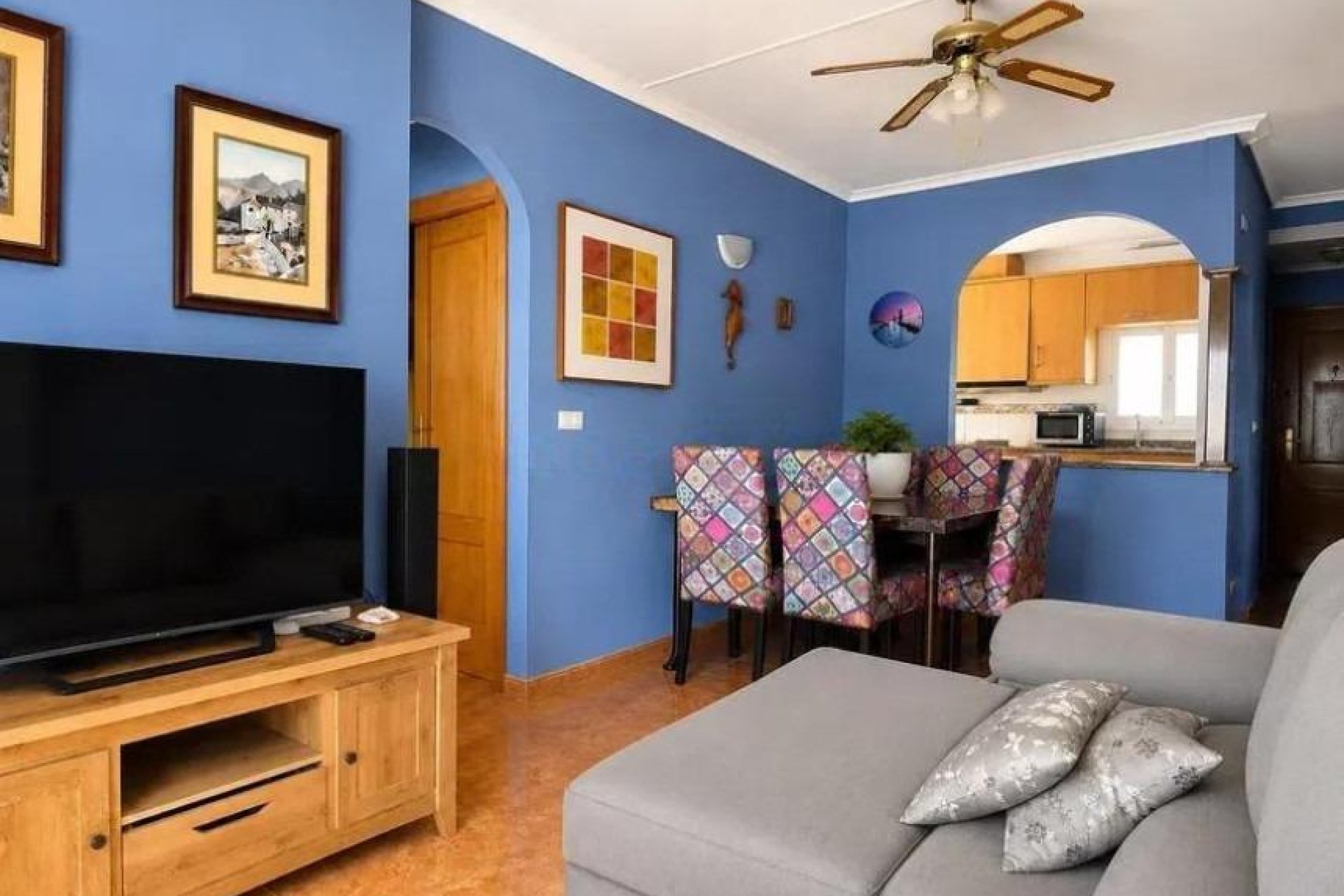 Resale - Apartment / Flat * - Torrevieja * - Playa de los Locos *