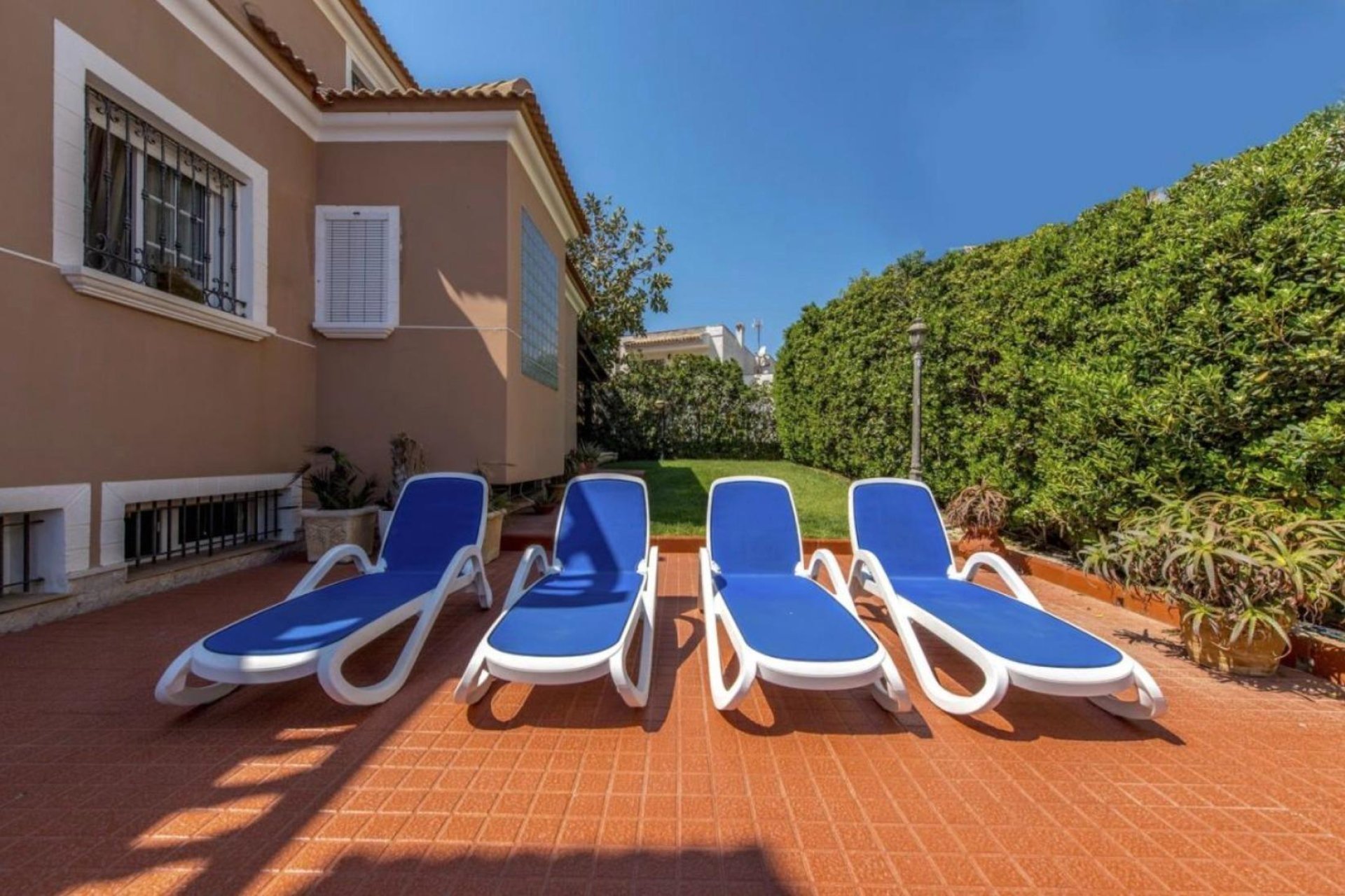 Resale - Apartment / Flat * - Torrevieja * - Playa de los Locos *