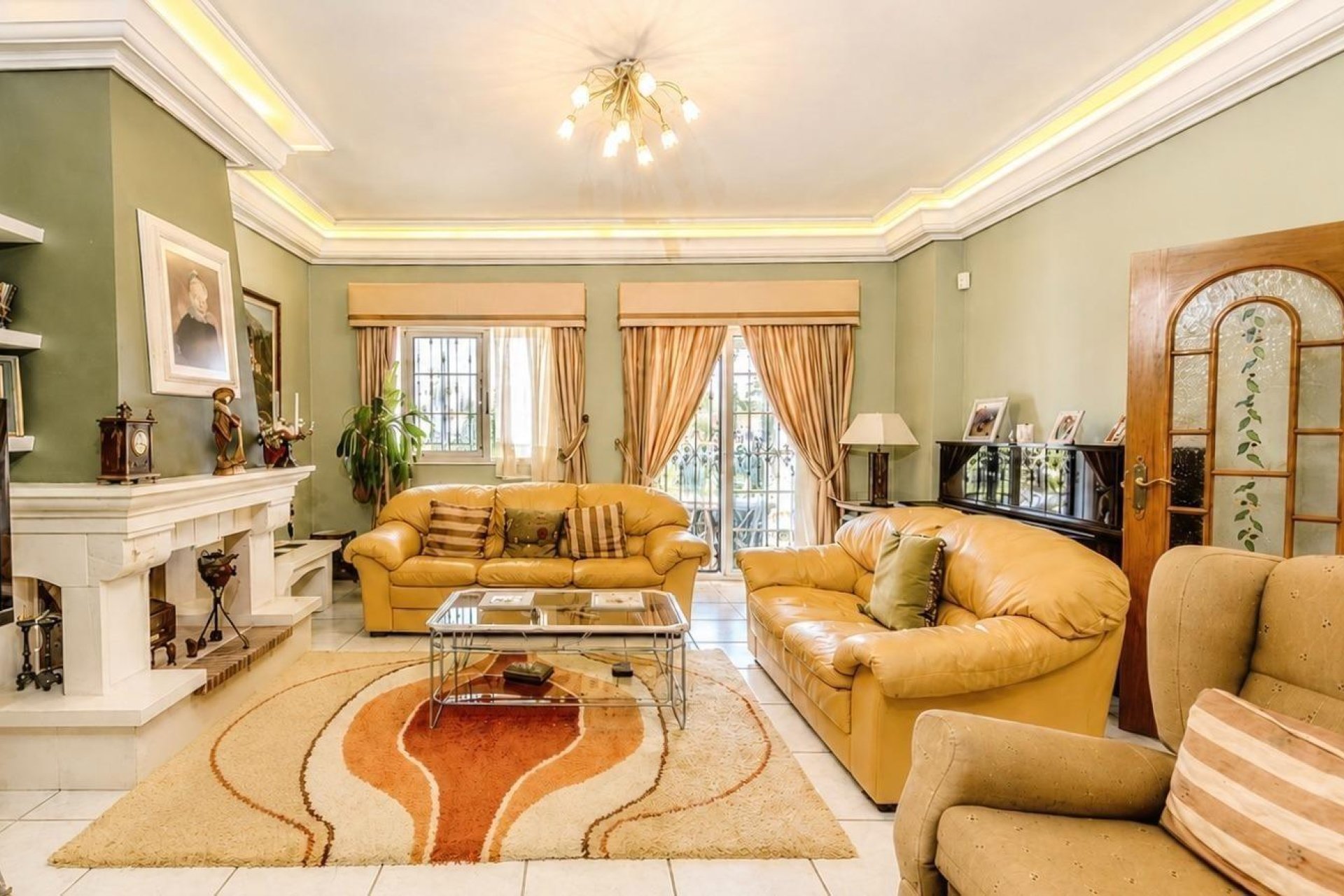 Resale - Apartment / Flat * - Torrevieja * - Playa de los Locos *