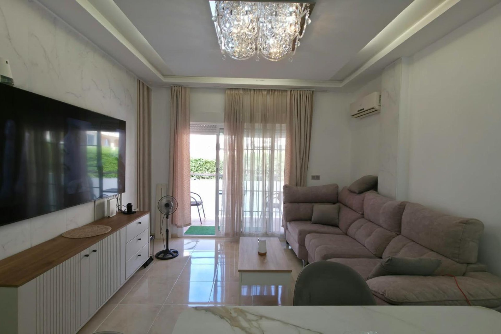 Resale - Apartment / Flat * - Torrevieja * - Playa de los Locos *