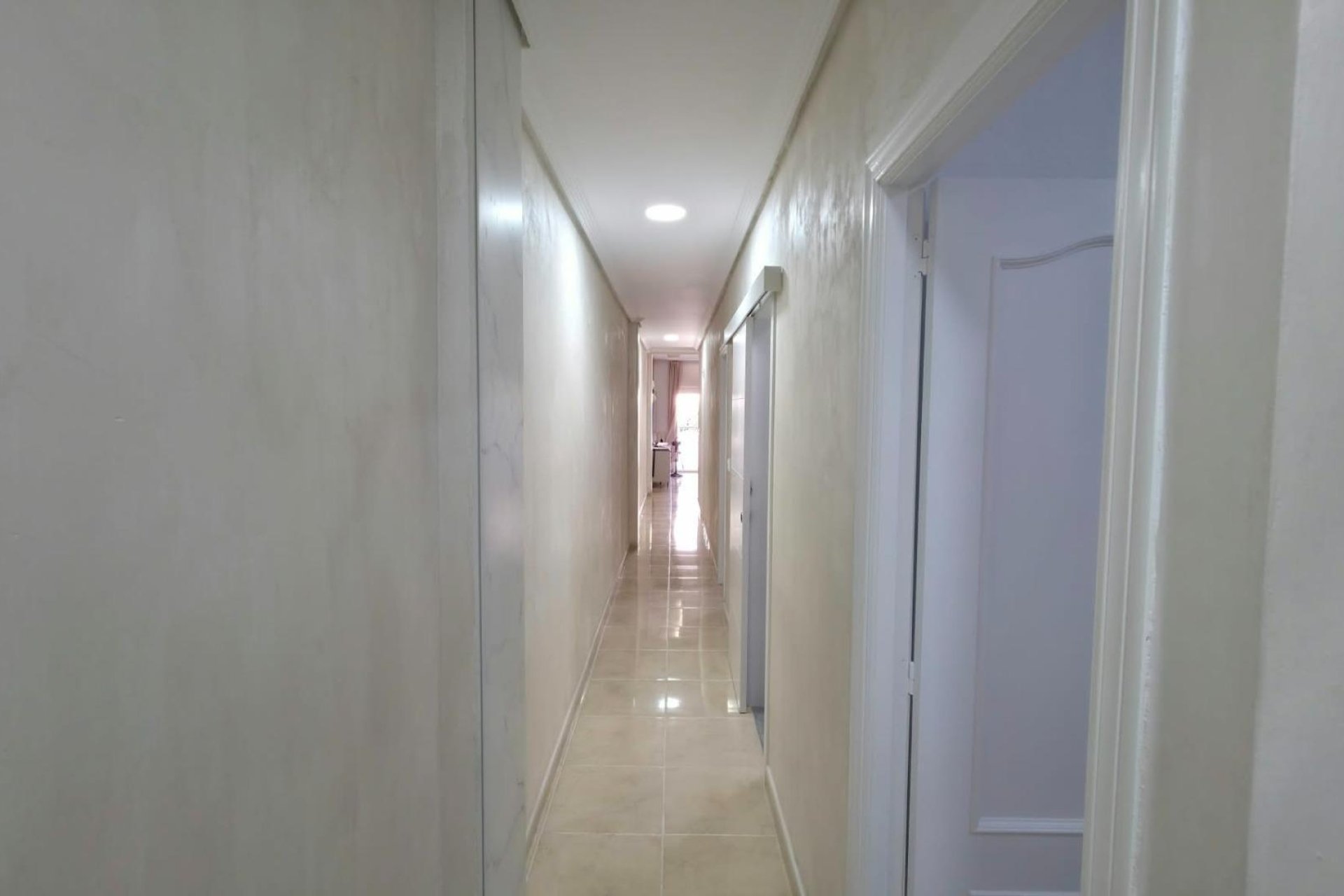 Resale - Apartment / Flat * - Torrevieja * - Playa de los Locos *